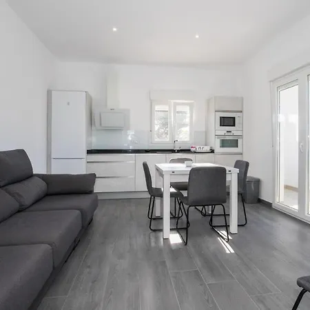 Apartment Marei 3 *