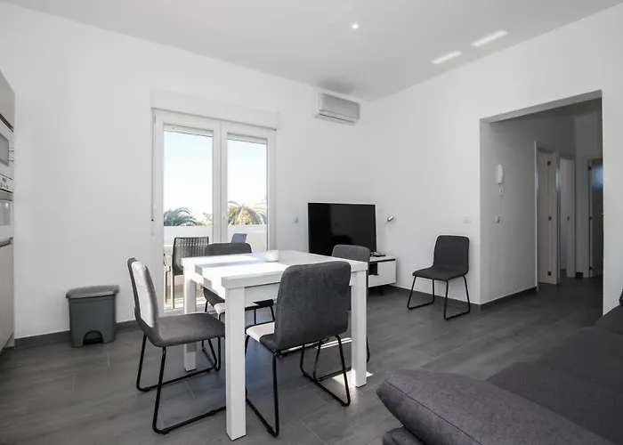 Apartament Marei 3 *